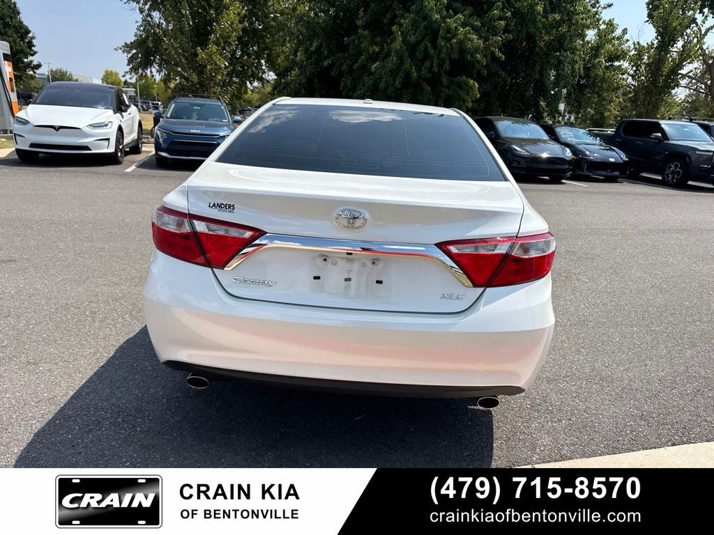 2015 Toyota Camry XLE - SUNROOF / LEATHER / NAV