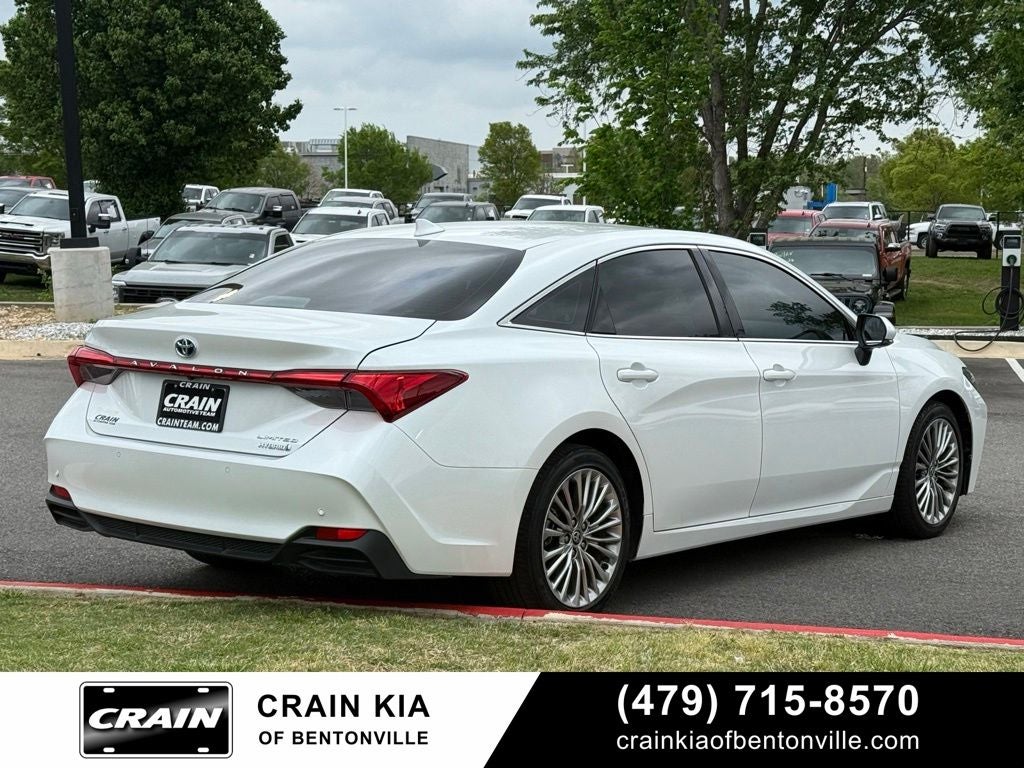 2022 Toyota Avalon Hybrid Limited - SUNROOF / CLEAN CARFAX