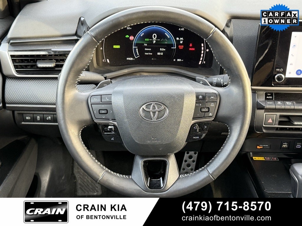 2025 Toyota Camry SE - CLEAN CARFAX / ONE OWNER