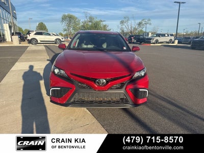 2022 Toyota Camry SE - CLEAN CARFAX / ONE OWNER