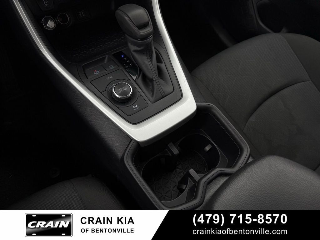 2025 Toyota RAV4 Hybrid XLE - AWD / CLEAN CARFAX / ONE OWNER