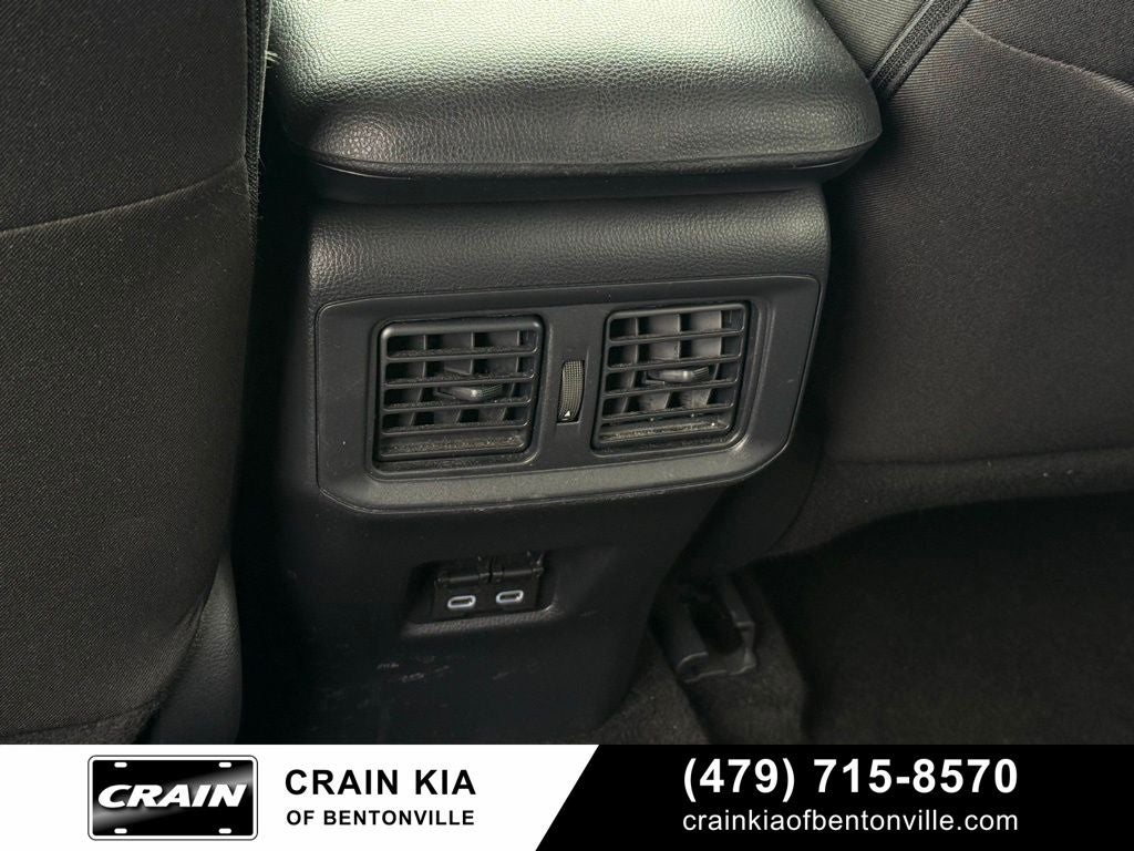 2025 Toyota RAV4 Hybrid XLE - AWD / CLEAN CARFAX / ONE OWNER