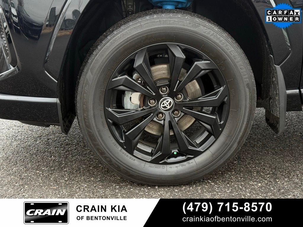 2024 Toyota RAV4 Hybrid SE - AWD / SUNROOF / CLEAN CARFAX / ONE OWNER