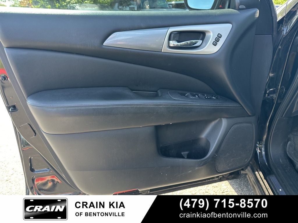2017 Nissan Pathfinder SL - 4WD / LEATHER / AS-IS DUE TO AGE / MILES