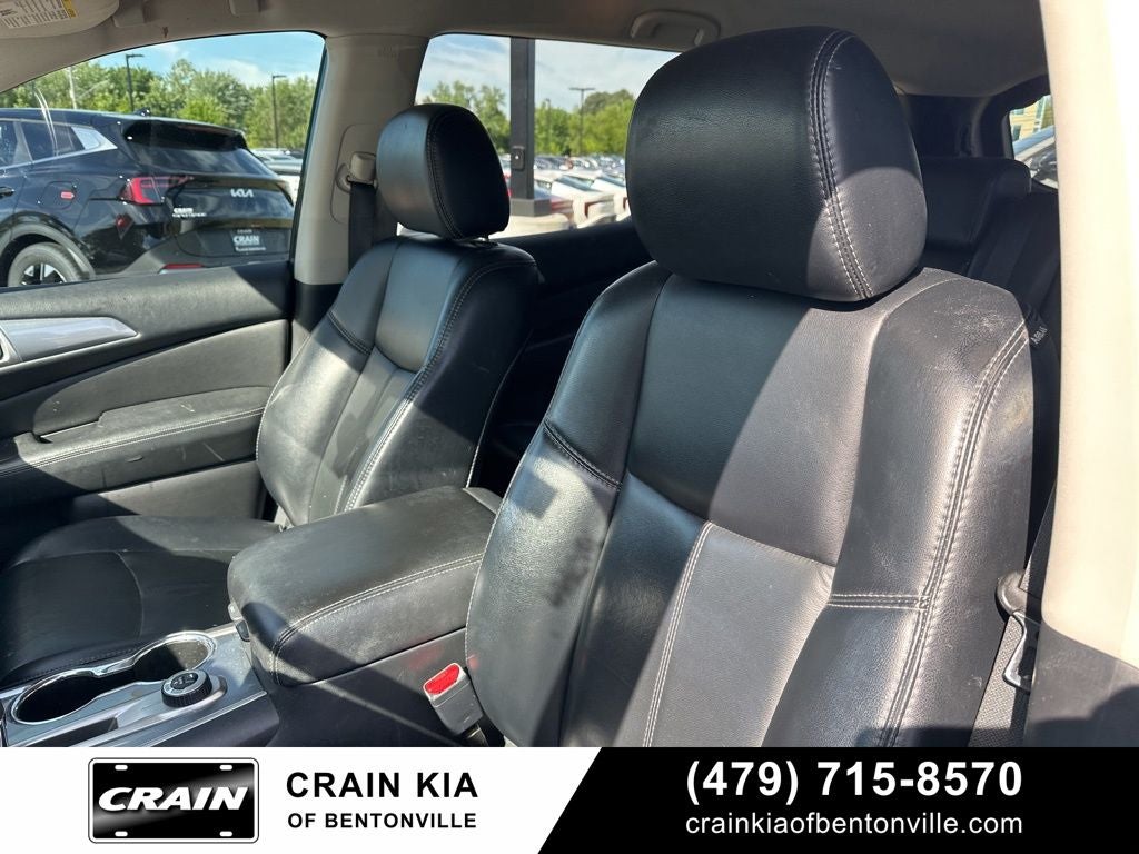 2017 Nissan Pathfinder SL - 4WD / LEATHER / AS-IS DUE TO AGE / MILES