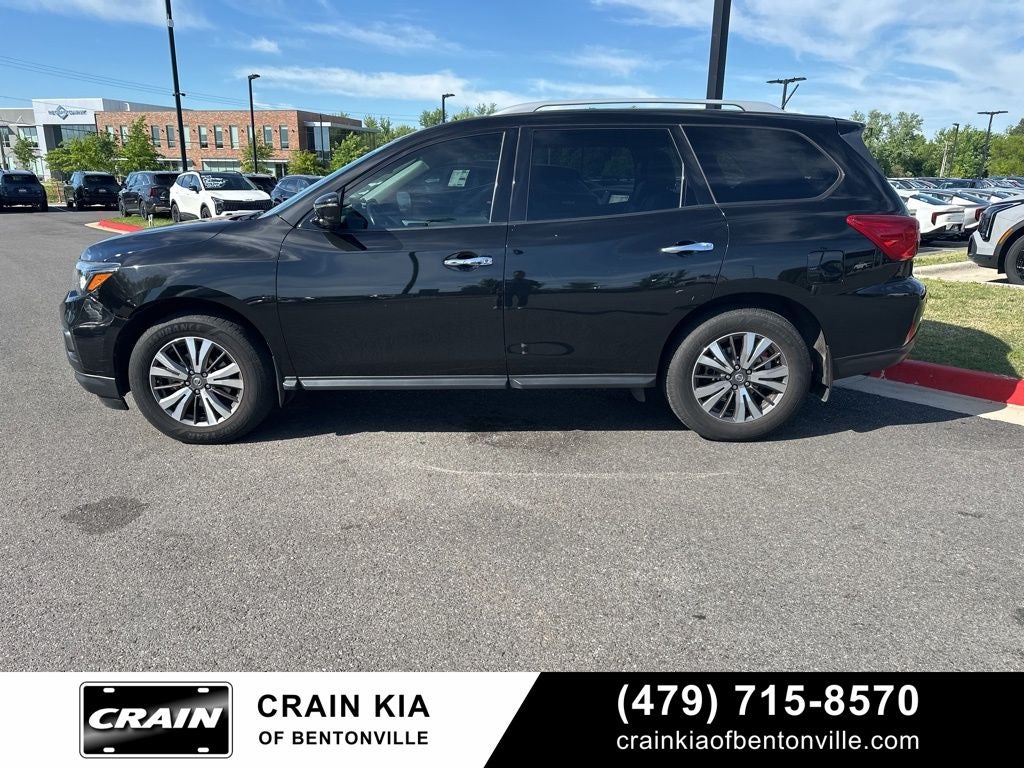 2017 Nissan Pathfinder SL - 4WD / LEATHER / AS-IS DUE TO AGE / MILES
