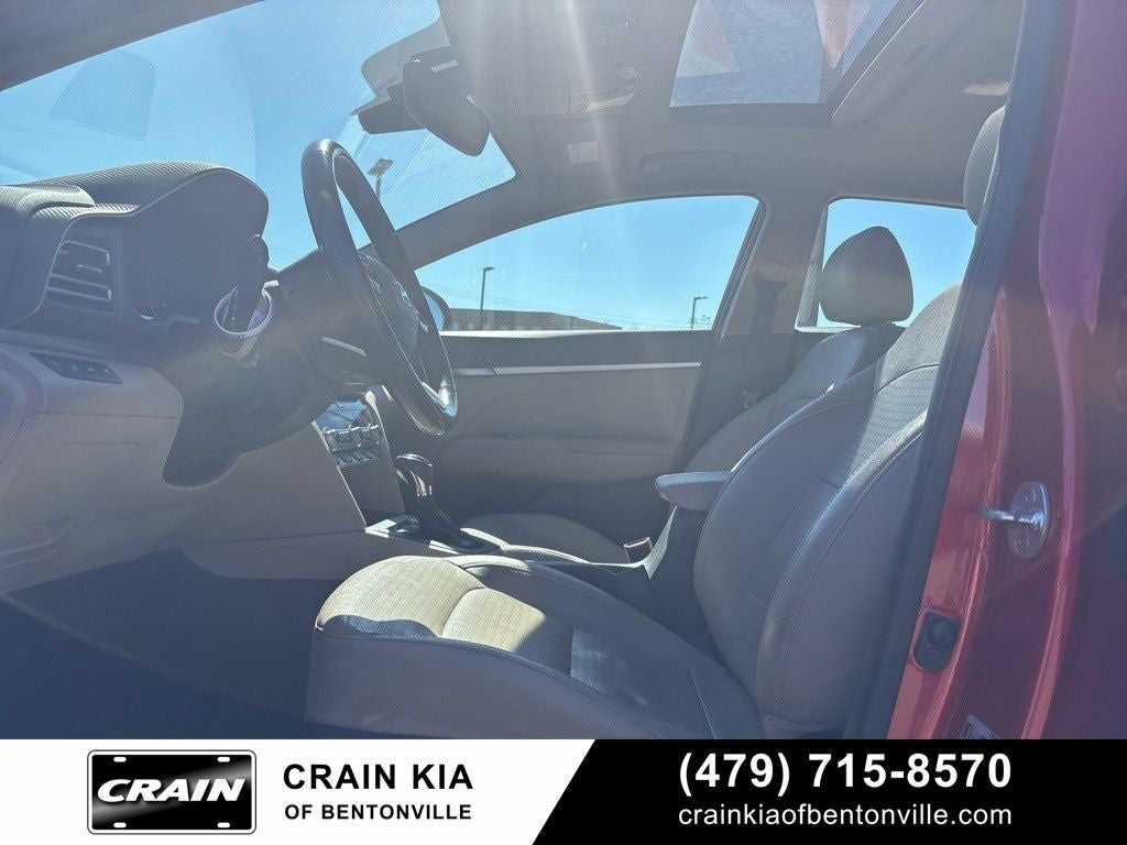 2020 Hyundai Elantra Limited - SUNROOF / CLEAN CARFAX