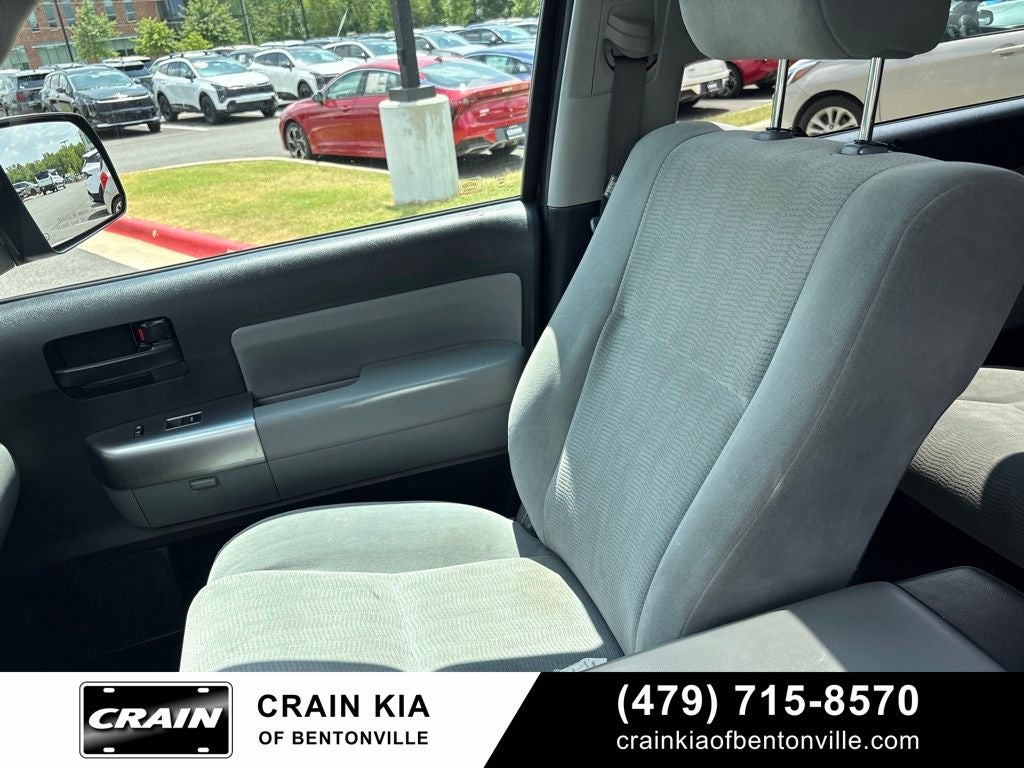 2018 Toyota Sequoia SR5 5.7L V8 - 4WD / SUNROOF