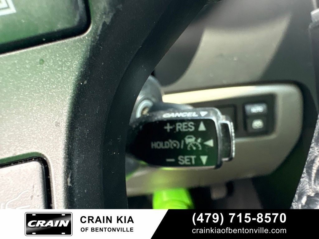 2018 Toyota Sequoia SR5 5.7L V8 - 4WD / SUNROOF