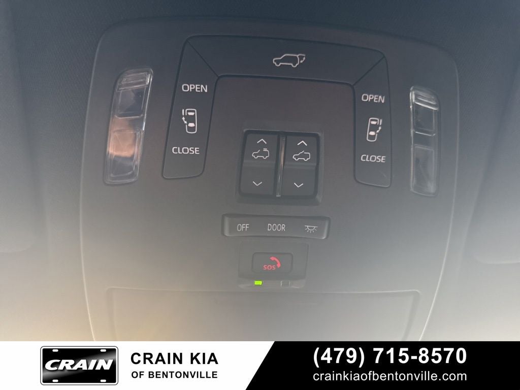 2025 Toyota Sienna Woodland Edition - AWD / DVD / SUNROOF