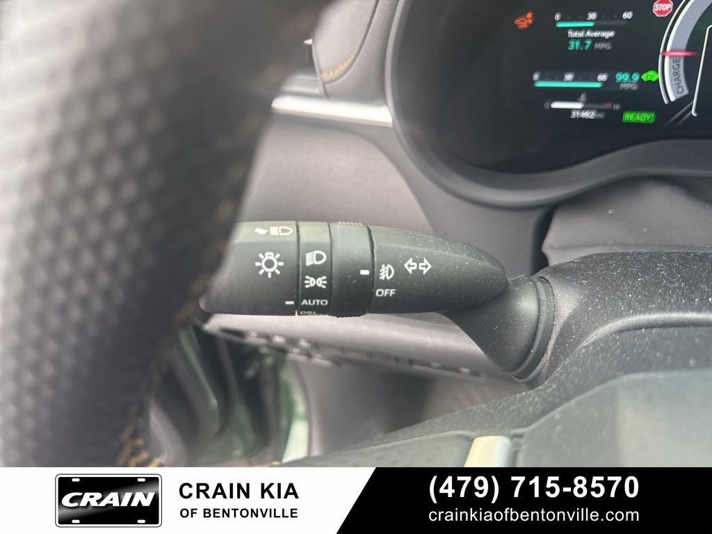 2025 Toyota Sienna Woodland Edition - AWD / DVD / SUNROOF