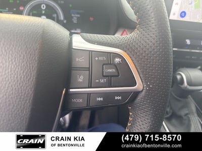2025 Toyota Sienna Woodland Edition - AWD / DVD / SUNROOF