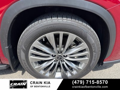 2022 Toyota Highlander Platinum - AWD / PANORAMIC SUNROOF / CLEAN CARFAX