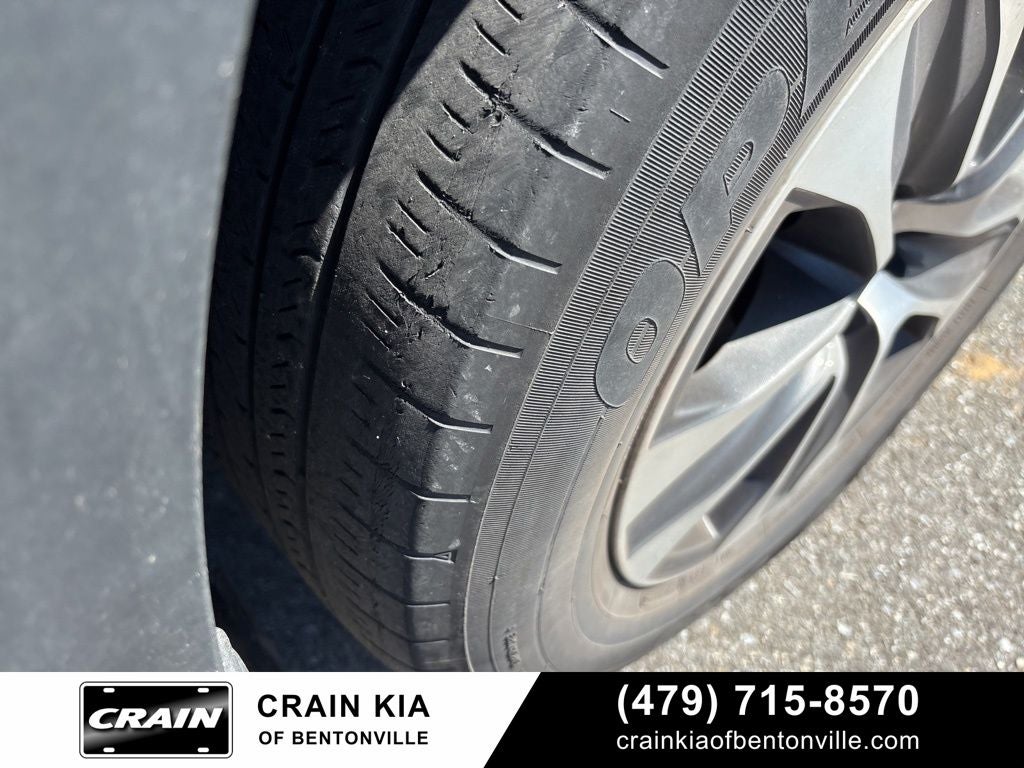 2022 Toyota Highlander XLE - AWD / SUNROOF / CLEAN CARFAX