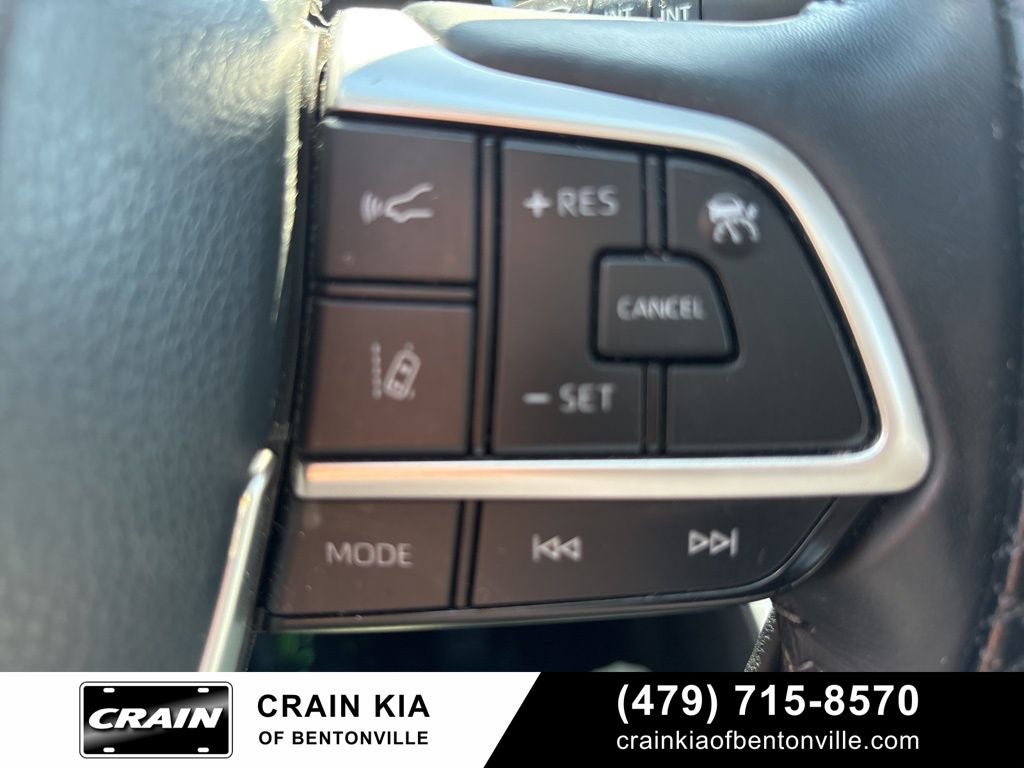 2022 Toyota Highlander XLE - AWD / SUNROOF / CLEAN CARFAX