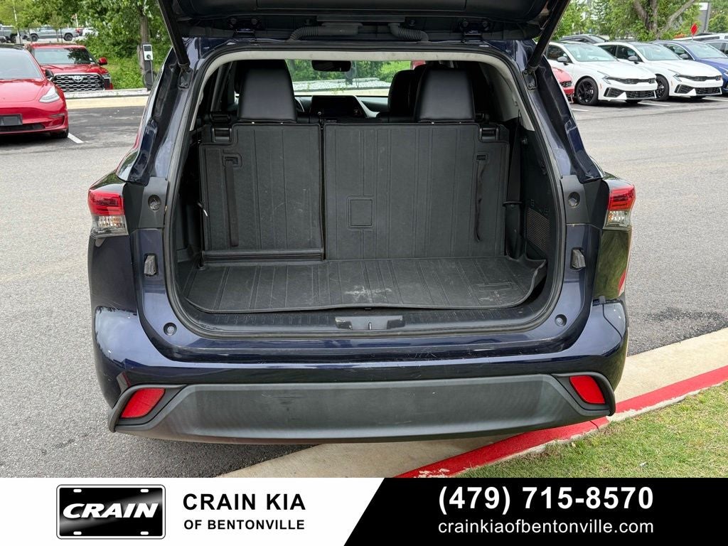 2023 Toyota Highlander XLE - AWD / SUNROOF