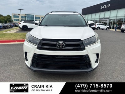 2019 Toyota Highlander SE - SUNROOF / CAPTAIN'S CHAIRS