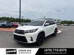 2019 Toyota Highlander SE - SUNROOF / CAPTAIN'S CHAIRS