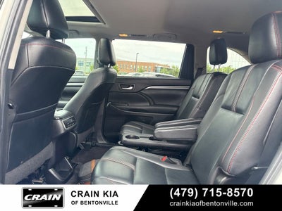 2019 Toyota Highlander SE - SUNROOF / CAPTAIN'S CHAIRS