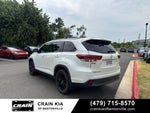 2019 Toyota Highlander SE - SUNROOF / CAPTAIN'S CHAIRS