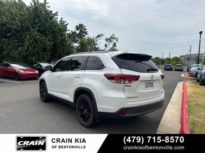 2019 Toyota Highlander SE - SUNROOF / CAPTAIN'S CHAIRS