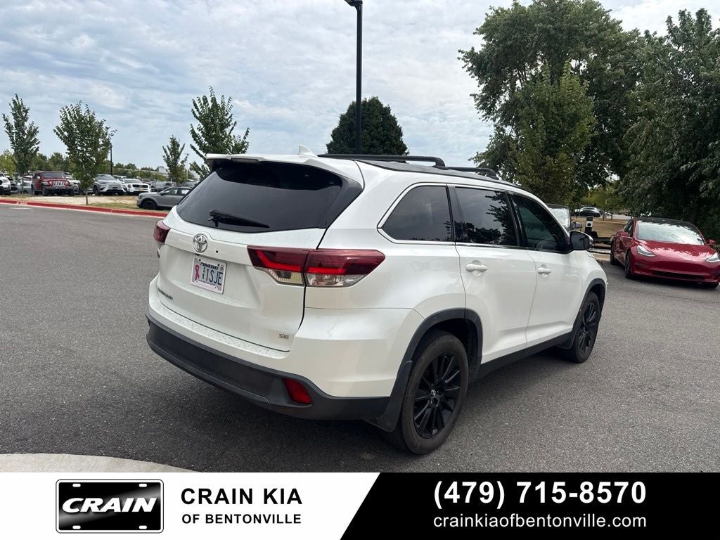 2019 Toyota Highlander SE - SUNROOF / CAPTAIN'S CHAIRS