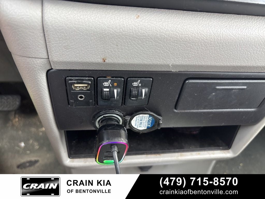 2017 Toyota Sienna XLE - SUNROOF / CLEAN CARFAX / LOW MILES!