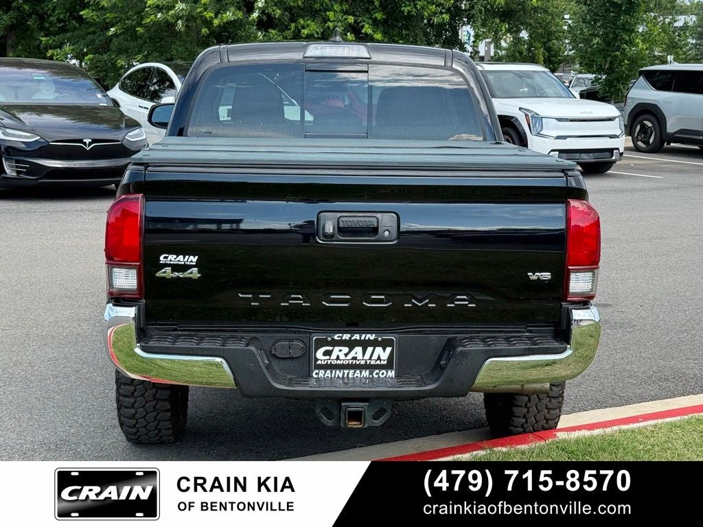 2021 Toyota Tacoma SR5 V6 - 4WD / CLEAN CARFAX