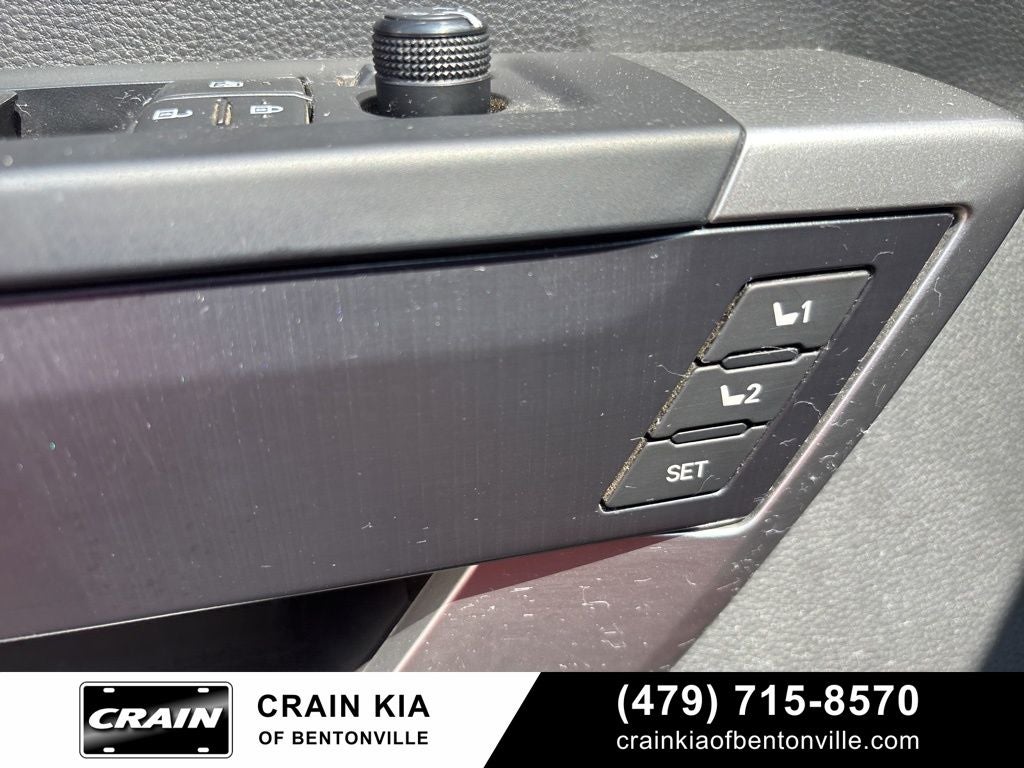 2024 Toyota Tundra Hybrid Platinum - 4WD / PANORAMIC SUNROOF / CARFAX ONE OWNER