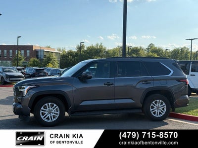 2025 Toyota Sequoia SR5 - 4WD / CLEAN CARFAX / ONE OWNER