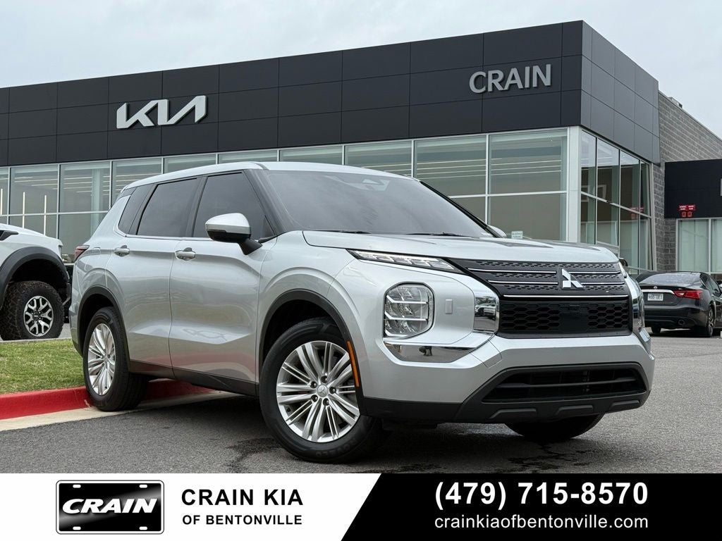 2024 Mitsubishi Outlander ES - 4WD / CLEAN CARFAX HISTORY