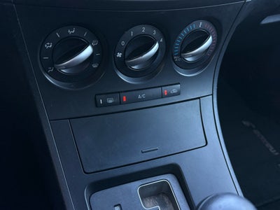 2012 Mazda Mazda3 i Sport - CLEAN CARFAX