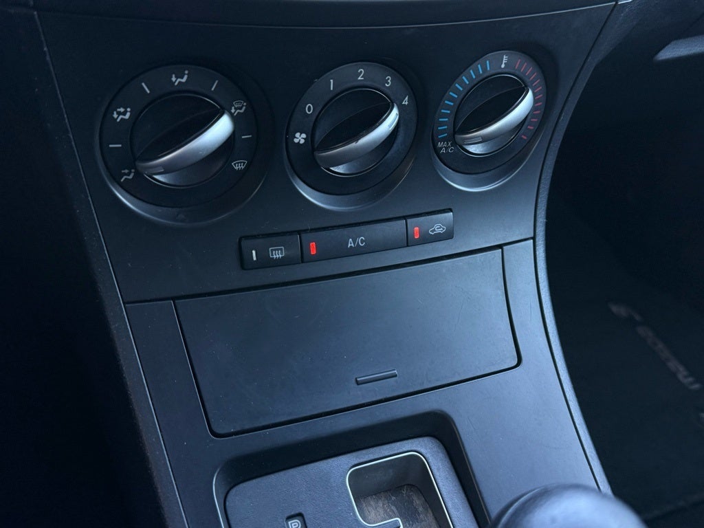 2012 Mazda Mazda3 i Sport - CLEAN CARFAX