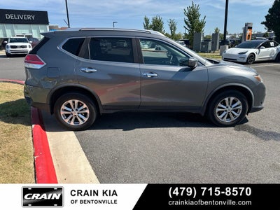 2016 Nissan Rogue SV - AWD / CLEAN CARFAX