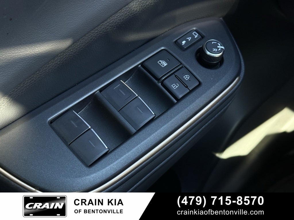 2023 Toyota Crown Limited - AWD / PANORAMIC SUNROOF