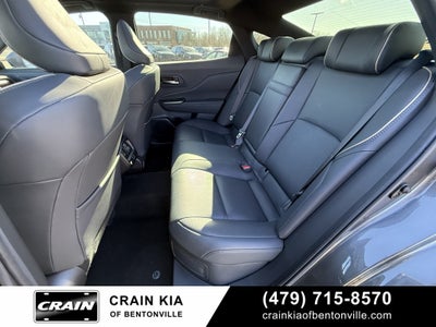 2023 Toyota Crown Limited - AWD / PANORAMIC SUNROOF