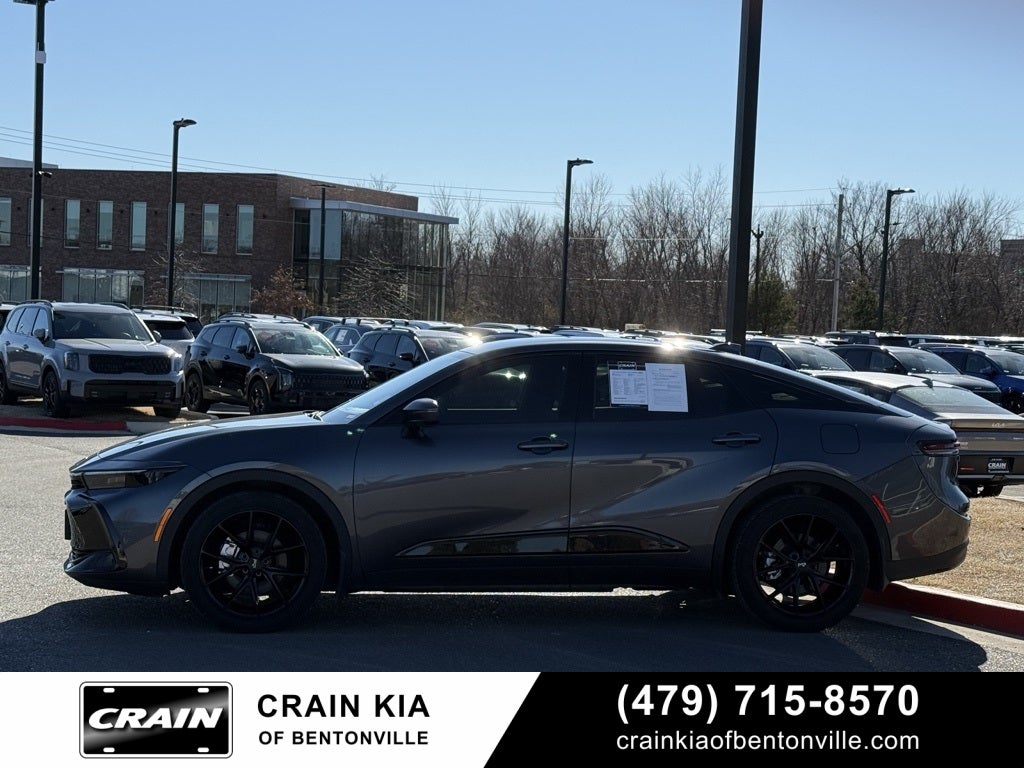 2023 Toyota Crown Limited - AWD / PANORAMIC SUNROOF