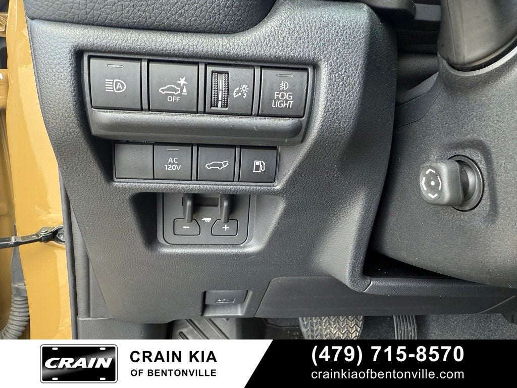 2024 Toyota Land Cruiser Base - 4WD / SUNROOF / ONE OWNER