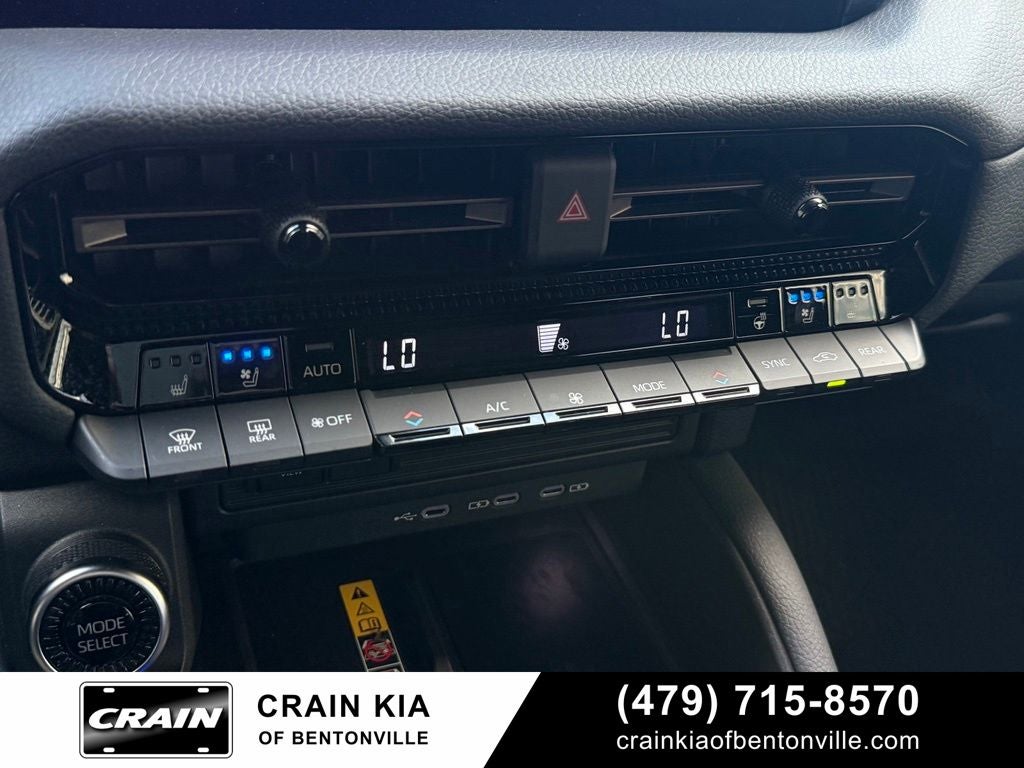 2024 Toyota Land Cruiser Base - 4WD / SUNROOF / ONE OWNER
