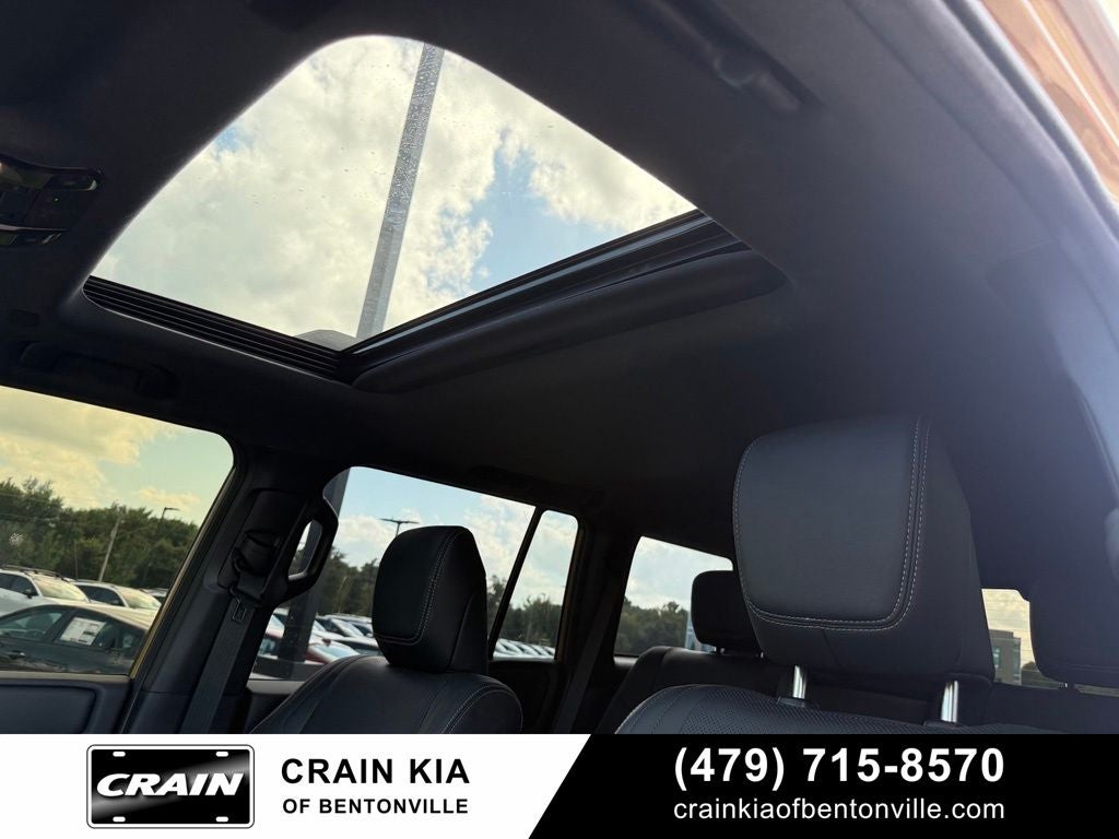 2024 Toyota Land Cruiser Base - 4WD / SUNROOF / ONE OWNER