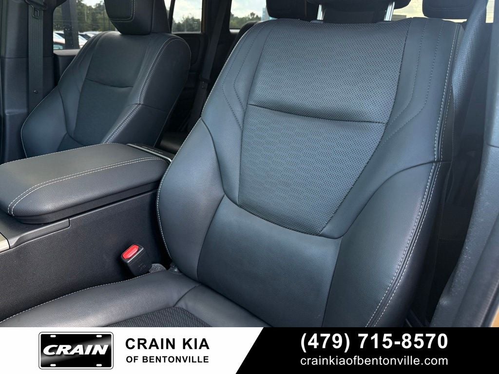 2024 Toyota Land Cruiser Base - 4WD / SUNROOF / ONE OWNER