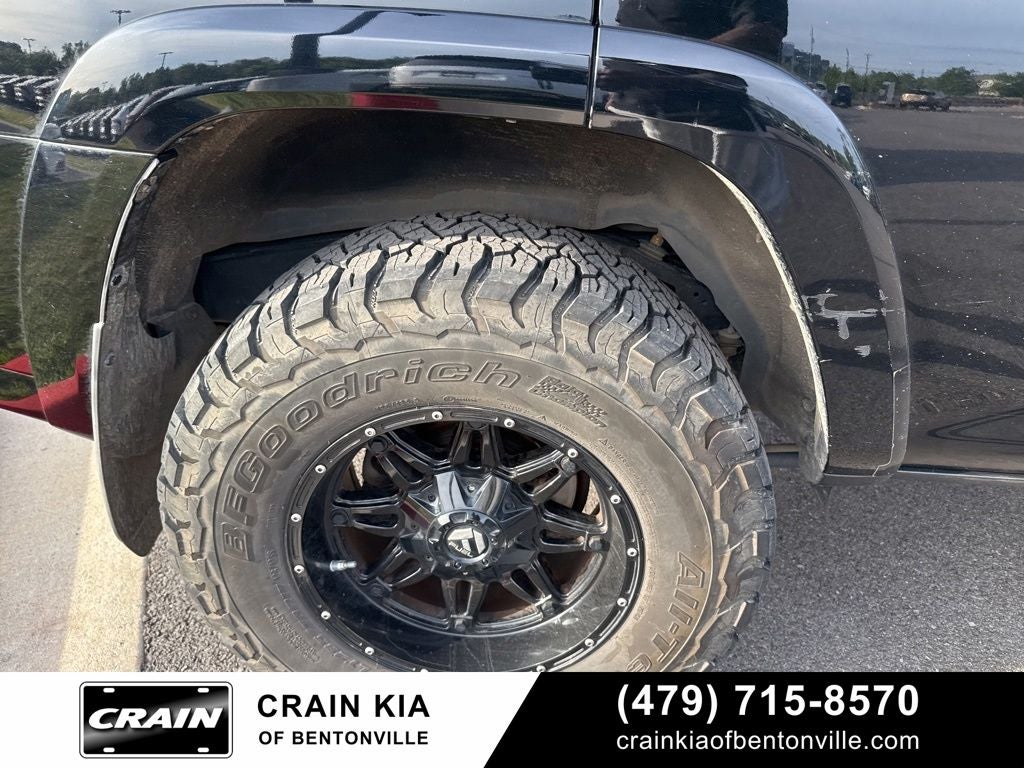 2017 Toyota 4Runner SR5 - 4WD / LIFTED!