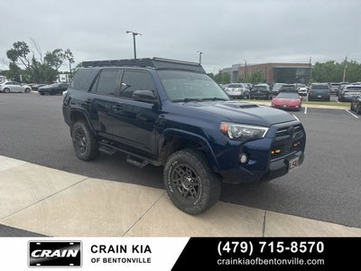 2020 Toyota 4Runner Venture - 4WD / LIFTED! / CLEAN CARFAX / ONE OWNER