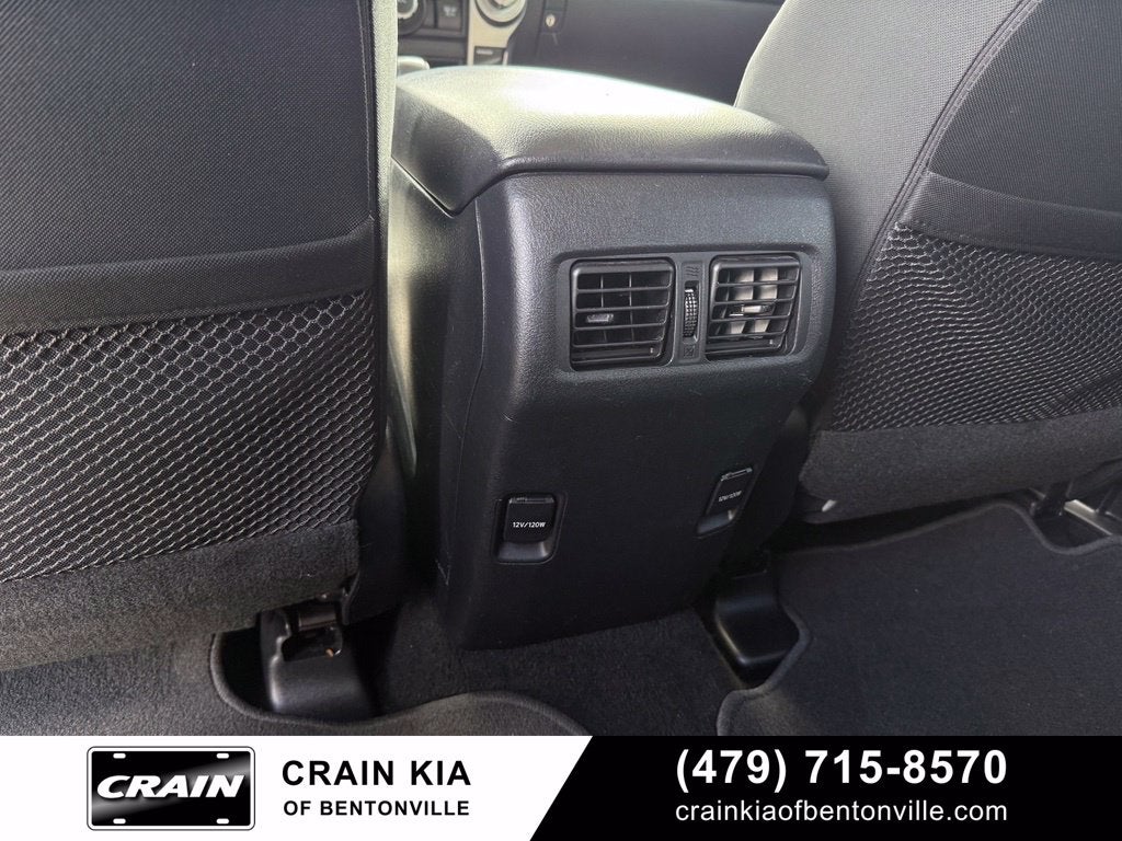 2018 Toyota 4Runner SR5 - 4WD / CLEAN CARFAX