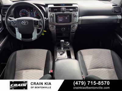 2018 Toyota 4Runner SR5 - 4WD / CLEAN CARFAX