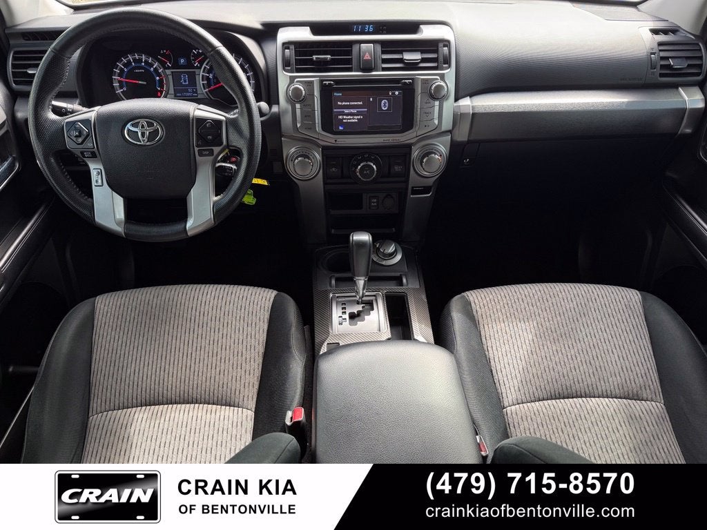 2018 Toyota 4Runner SR5 - 4WD / CLEAN CARFAX