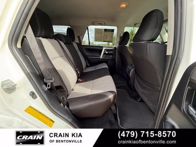 2018 Toyota 4Runner SR5 - 4WD / CLEAN CARFAX