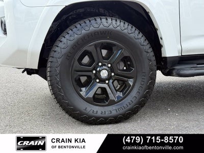 2018 Toyota 4Runner SR5 - 4WD / CLEAN CARFAX