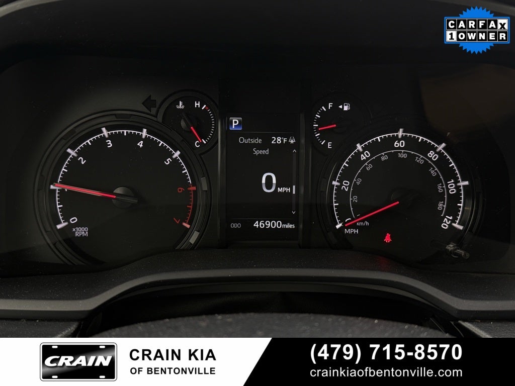 2024 Toyota 4Runner SR5 - 4WD / CLEAN CARFAX / ONE OWNER