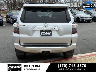 2024 Toyota 4Runner SR5 - 4WD / CLEAN CARFAX / ONE OWNER